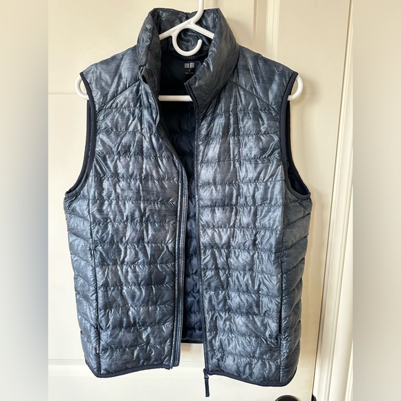 Uniqlo Men's Blue Feather Down Fill Puffer Vest Packackble Lightweight Small - Picture 1 of 3